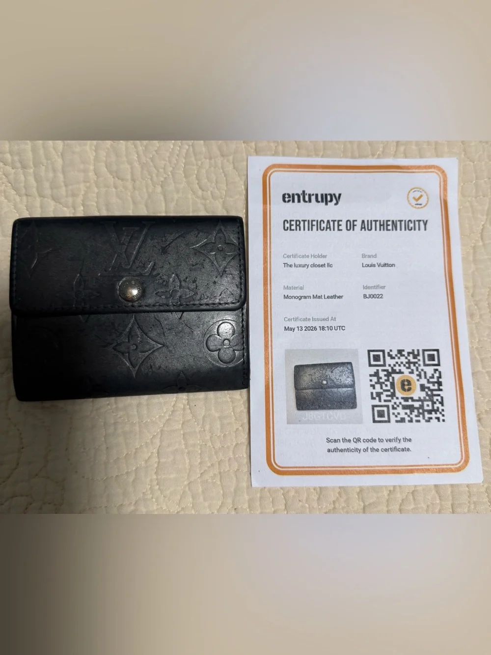 Louis Vutton “Vernis Matt” Black leather compact card/money holder!
